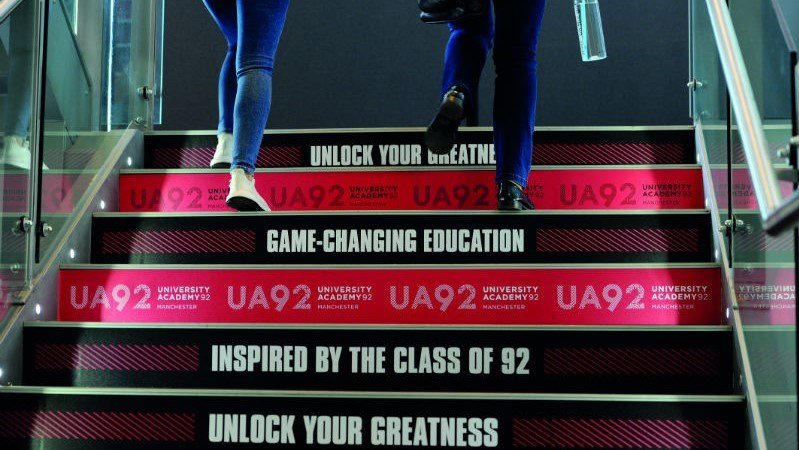 92يونيفرسيتي أكاديمي